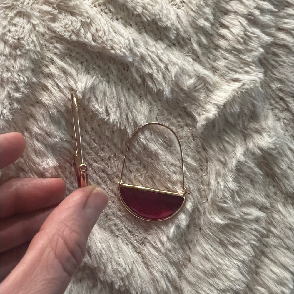 Red earrings - Picture 5 of 7